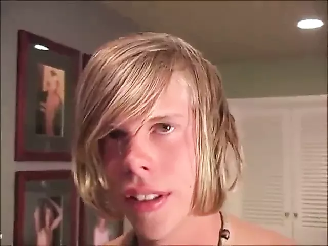Casting porno d'un jeune garçon blond