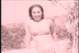 Linda chica Annika Larue dando mamada al aire libre snapshot 2