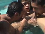 Quente em pêlo latino, twinks na piscina snapshot 13