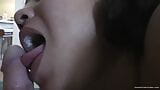 Пухлой милашке засадили в ее тугую киску в любительском видео snapshot 19