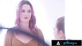 Girlsway - fotografa Siri Dahl face sex romantic cu florarul local după ce modelul ei a fost anulat snapshot 6