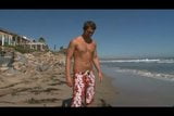 Casey Parker insegna il surf a un ragazzo fortunato snapshot 5