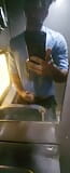 देसी आदमी सार्वजनिक ट्रेन में लंड हिलाते हुए snapshot 3