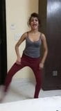 India Caliente chica bailando snapshot 5