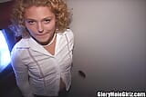 Shirley Dimples kleine Titten - Gloryhole-Schwanzlutsch-Erfolg! snapshot 1