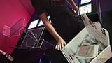 Schatje neukt met een geile klant in de stripclub snapshot 5