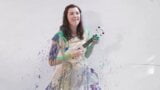 Lisa Hannigan wird bespritzt, befleckt und mit Farbe bedeckt snapshot 4