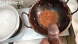 La mia casalinga culona mega-bolla vuole un grosso cazzo nero dentro di lei in cucina. snapshot 7