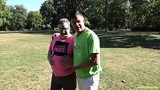 Yigitlarni tekshirayotgan qizlar video