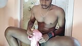 Menino indiano com pau preto e corpo sexy snapshot 2