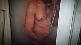 Hard, Grob-Doggystyle - Stieftochter hat Sex mit ihrem Stiefvater im Badezimmer snapshot 4