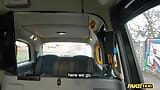 Fałszywa taksówka - ruda milf w seksownych pończochach jeździ dużym grubym kutasem w taksówce snapshot 1