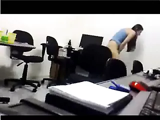 Studenti che scopano nel laboratorio informatico | xHamster
