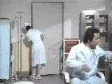 Japanerin, lustig, Fernsehen (Krankenhaus) snapshot 1