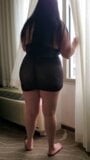 Pawg in sexy zwart doorzichtig in hotelraam snapshot 1