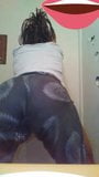 Io twerking il mio culo rotondo in leggings del culo sexy snapshot 8