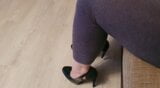 High heels, dangling feet snapshot 1