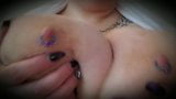 Ladymonarch420 chupando mis grandes tetas snapshot 16