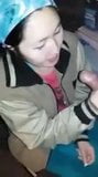 Une fille kazakh timide suce une bite de kazakh pour la première fois devant la caméra snapshot 9