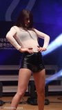 Disfruta enloqueciendo con Seolhyun en este atuendo caliente snapshot 7