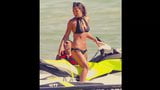 Myleene Klass - Bikini am Strand snapshot 4