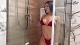 Entré al baño con esta chica caliente en bikini snapshot 2