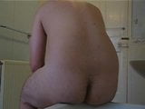Tapón anal de hombre gordo y un puño estiran mi culo snapshot 4