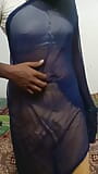 Model dame in blouse met Saree - sexy video snapshot 3