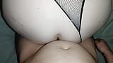Jonge weelderige 18-jarige grote kont anaal cumshot in visnet bodysuit snapshot 8
