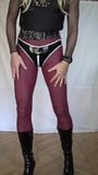 Burlas en leggings ajustados snapshot 1