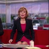 Sian Williams, sexy gekruiste benen snapshot 3