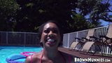 Katt Garcia, fille aux seins naturels, se fait sodomiser au bord de la piscine snapshot 2