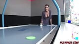 La sexy Chase Evans es tan salvaje como cualquier juego arcade snapshot 5