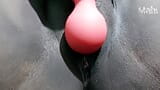 Tamil Mahi tia brinca com brinquedo vibrador, esfregando sua buceta tão quente - bom som gemendo snapshot 4