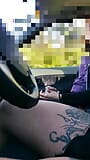 人妻が車に乗ってペニスをしゃぶる snapshot 4