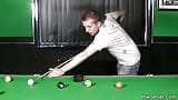 Un mec infidèle défonce une BBW brune sur la table de billard snapshot 5