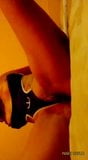 Mary Chilli se masturbando na webcam enquanto corno dorme snapshot 5