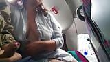 Voyeur seduce milf para chupar y sacudir su polla en autobús snapshot 17