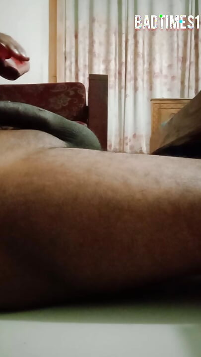 Black big hot dick want oil massage.