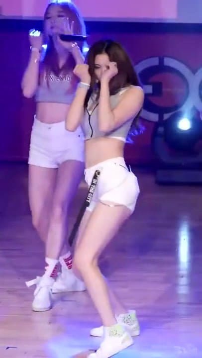 JungHwa l.i.e fancam