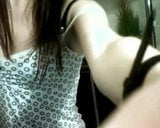 Девушка с идеальным телом показывает свою задницу в любительском видео snapshot 2