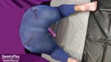 Dicker Arsch in Jeans, pisst mit Vibrator snapshot 14