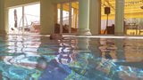 Irina russaka se svléká nahá v bazénu snapshot 7
