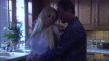 Hermosa joven rubia con grandes tetas le encanta montar polla en la cocina snapshot 7