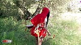 Little red riding hood gonna loose her chaperon ! snapshot 1