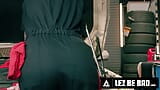 LEZ BE BAD - PAWG 汚いメカニックトミーキング ラフストラップオンファックビッグナチュラル同僚オクタヴィアレッド snapshot 3