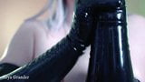Videoclip cu mănuși din cauciuc din latex Arya Grander Long deschide mănuși snapshot 10