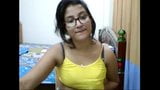 Xin chào, tôi tên là neha. trò chuyện video với tôi. snapshot 13