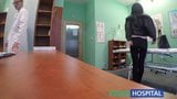 Fakehospital nadržená ruská holka se svléká a šuká se svým doktorem snapshot 3