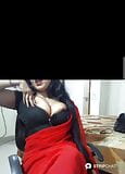 Desi bhabhi haciendo un baile semi desnudo caliente en estilo desi mientras transmite snapshot 4